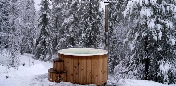 hot tub in sneeuw